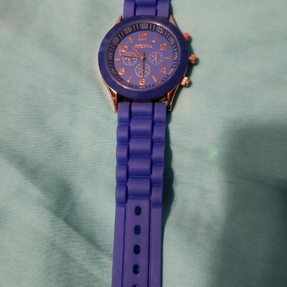 Generic Men's Blue and Gold Watch - Picture 2 of 3
